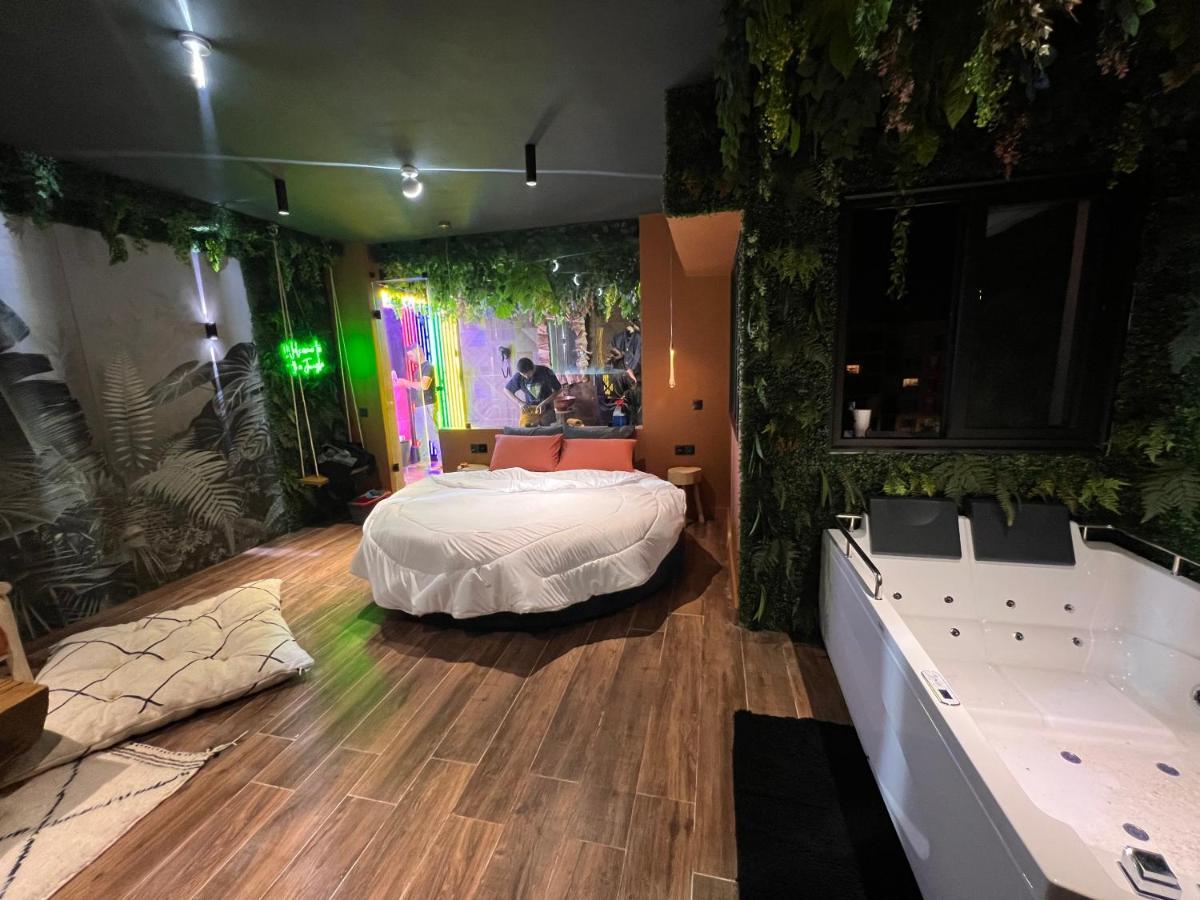 לינה וארוחת בוקר מרקש Jungle Au Centre De Marrakech Avec Jacuzzi ! מראה חיצוני תמונה